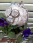 Preview: Shabby Dekokugel mit länglichen Ornamenten, nougat-braun