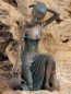 Preview: Bronzeskulptur Letizia klein, wasserspeiend