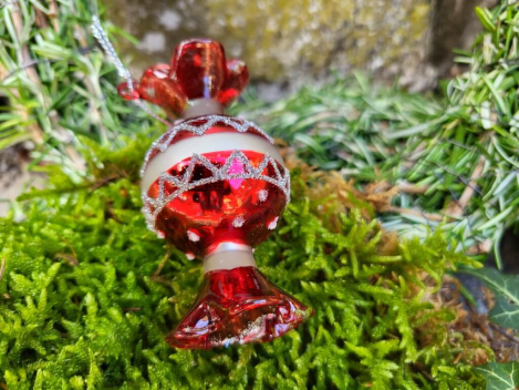 Preview: Christbaumkugel Bonbon rot, rund, Punkte Preview: Christbaumkugel Bonbon rot, rund, Punkte