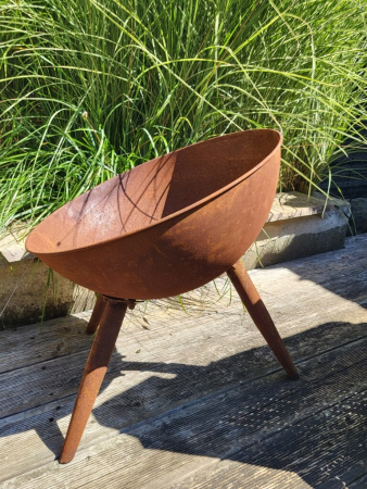 Preview: Edelrost Feuerschale schräg, Dreibein Preview: Edelrost Feuerschale schräg, Dreibein