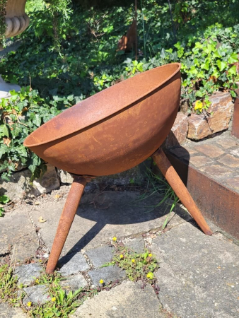 Preview: Edelrost Feuerschale schräg, Dreibein Preview: Edelrost Feuerschale schräg, Dreibein