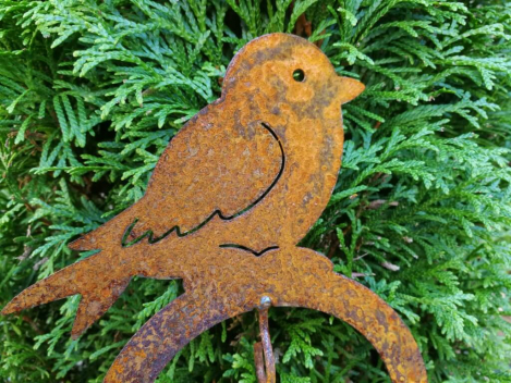 Edelrost Gartenstecker Futterstation Vogel Saskia, Schwanz unten