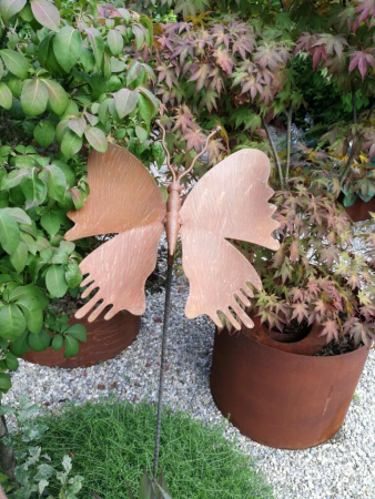 Edelrost Gartenstecker Schmetterling Bräunling