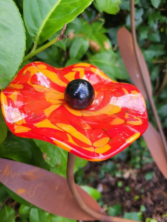 Edelrost Glasblume Hibiskus, zum Stecken, rot