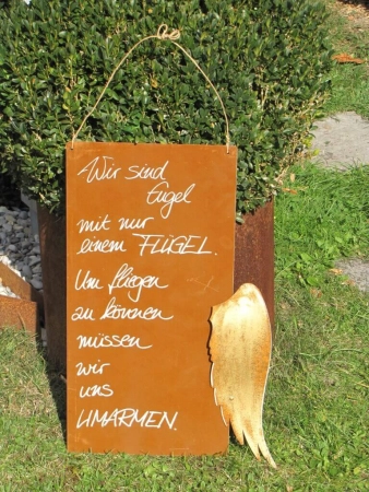 Edelrost Schild mit Engelsflügeln Wir sind Engel