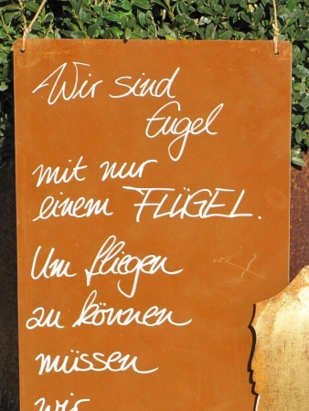 Edelrost Schild mit Engelsflügeln Wir sind Engel