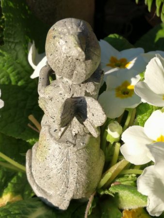 Elfe Pia mit Maus, Polyresin