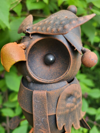 Preview: Edelrostoptik Regenmesser Rabe Mailo, mit Mütze Preview: Edelrostoptik Regenmesser Rabe Mailo, mit Mütze