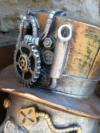 Steampunkerin aus Polyresin