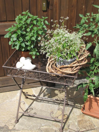 Beistelltische Regale Und Gartenmobel Aus Metall Angels Garden Dekoshop