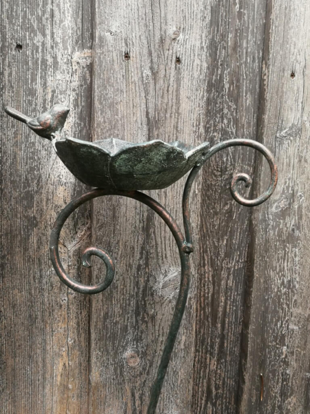 Gartenstecker Vogeltränke Viola, braun-grün aus Metall