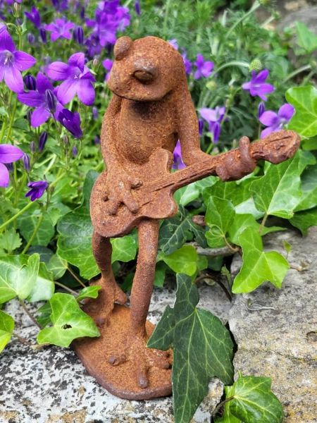Gusseisen Frosch Herbert mit Gitarre