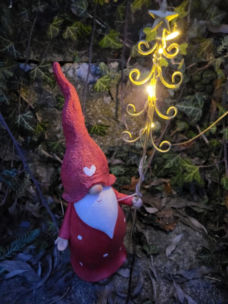 LED Nikolaus mit Baum rechts, rot
