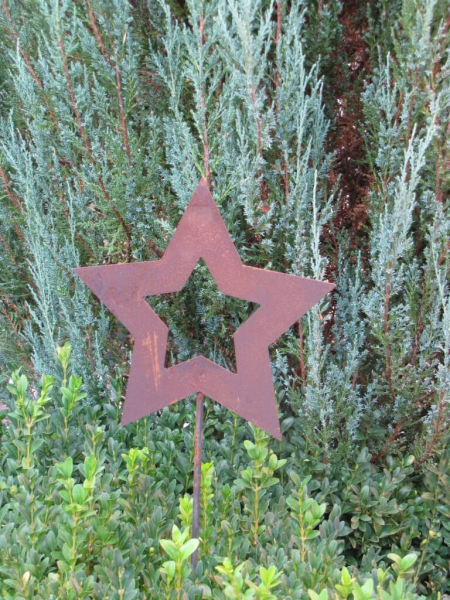 Gartenstecker Stern offen aus Edelrost, breite Ausführung
